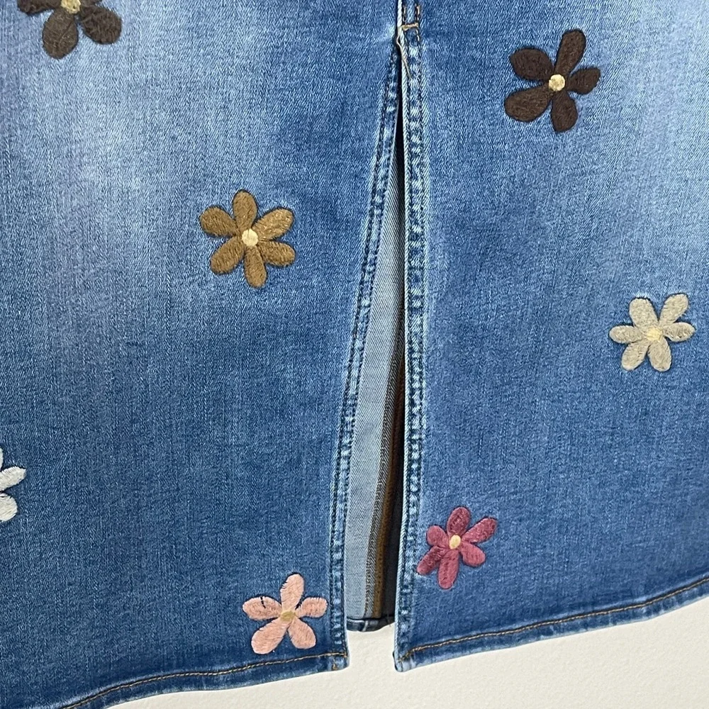 Driftwood Piper Floral Embroidered Denim Cargo Midi Skirt Blue Womens Size 29 - Picture 5 of 9